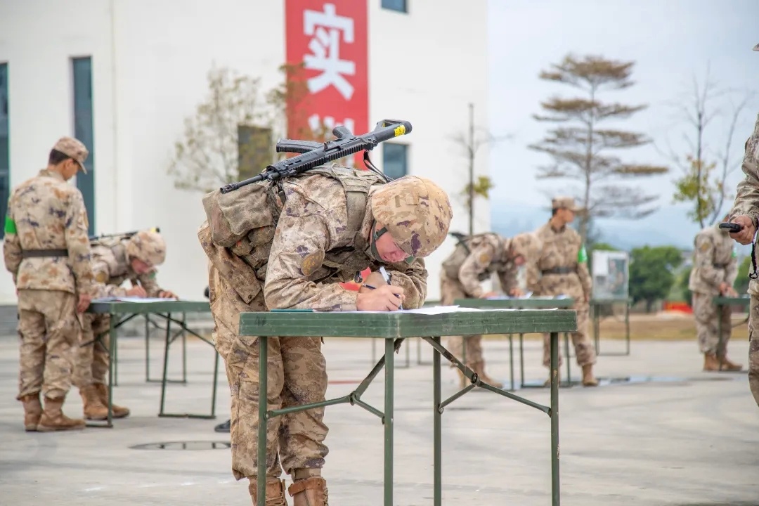 第73集团军某旅严密组织“单兵勇士”比武考核（枕戈观澜）烽火问鼎计划