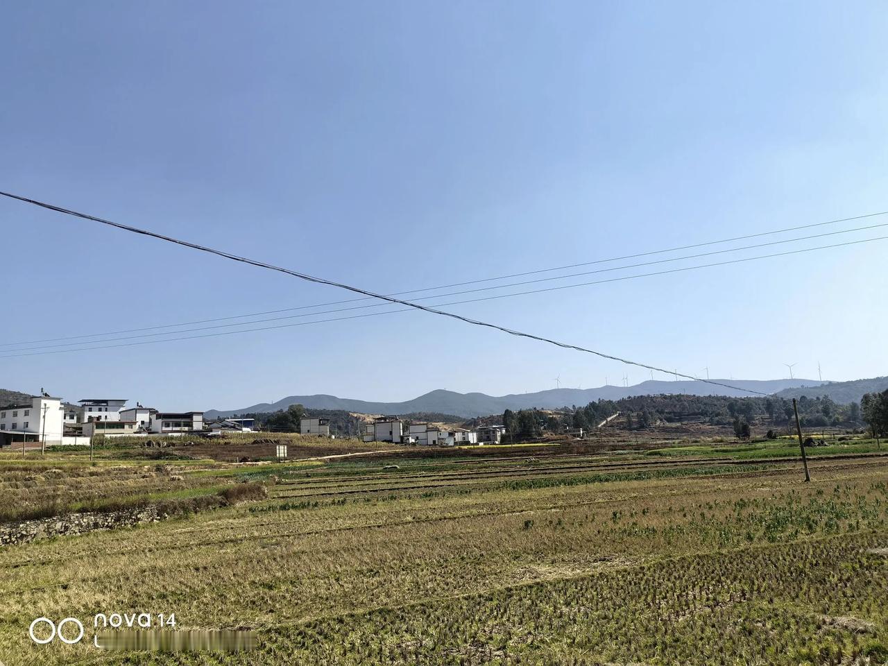 我发现云南好多农村的年轻人、中年人都出去打工了，但是农村的自然环境反而差了。主要