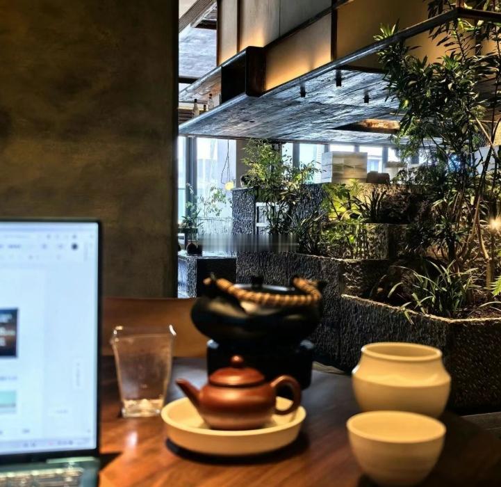 今日看盘上证指数 耐心    心急吃不了热豆腐！在震荡轮动市场里，唯一有效的策略