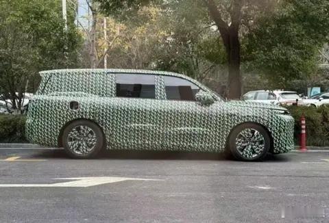 零跑即将推出旗舰SUV C19，车身长度超5.3米，轴距超3.1米，空间表现超越