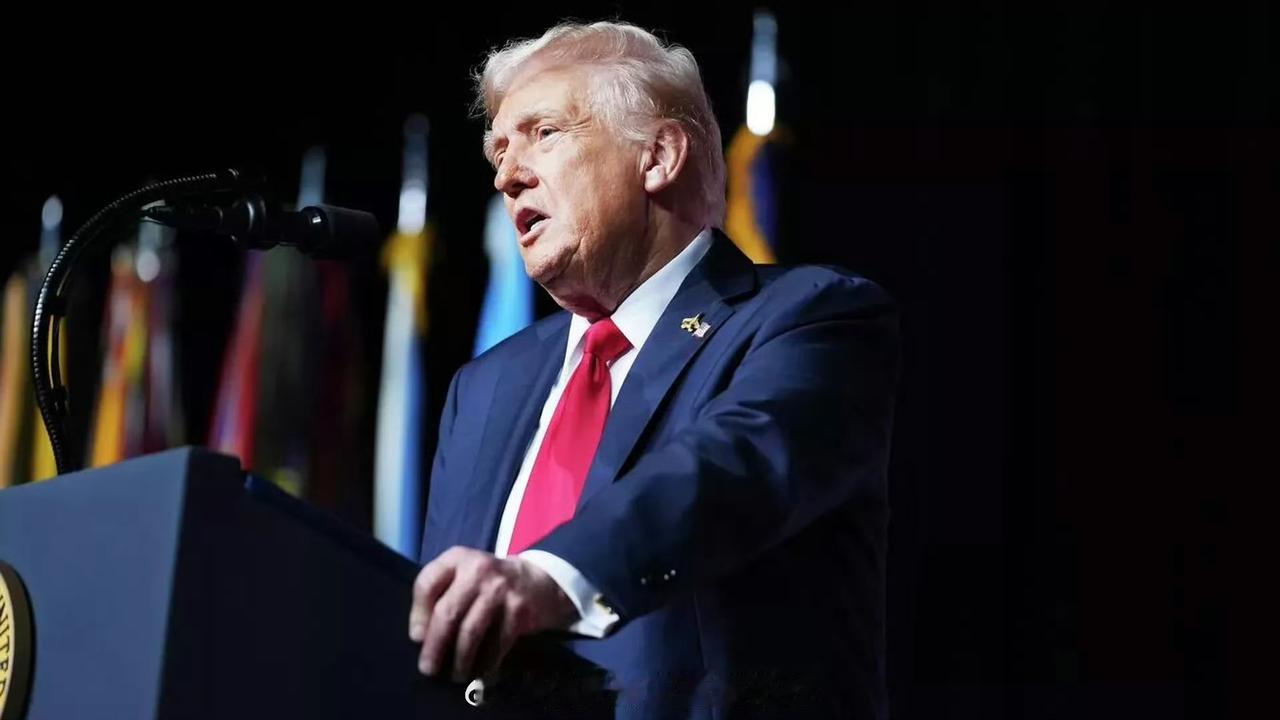 特朗普是靠不住的，欧洲人不能再指望美国为自己提供安全保障了。据《华尔街日报》报道