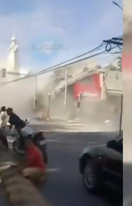 这不是天灾，是扰乱东南亚和平局势的菲律宾总统马科斯给国民带来的灾难。菲律宾8.1