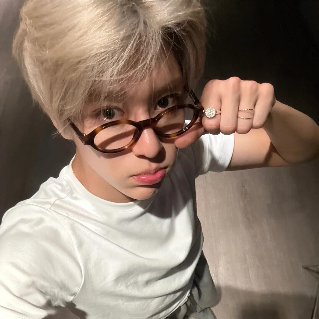 𝐰𝐞𝐜𝐡𝐚𝐭高级ins风男生头像 NCT WISH  SION 吴是