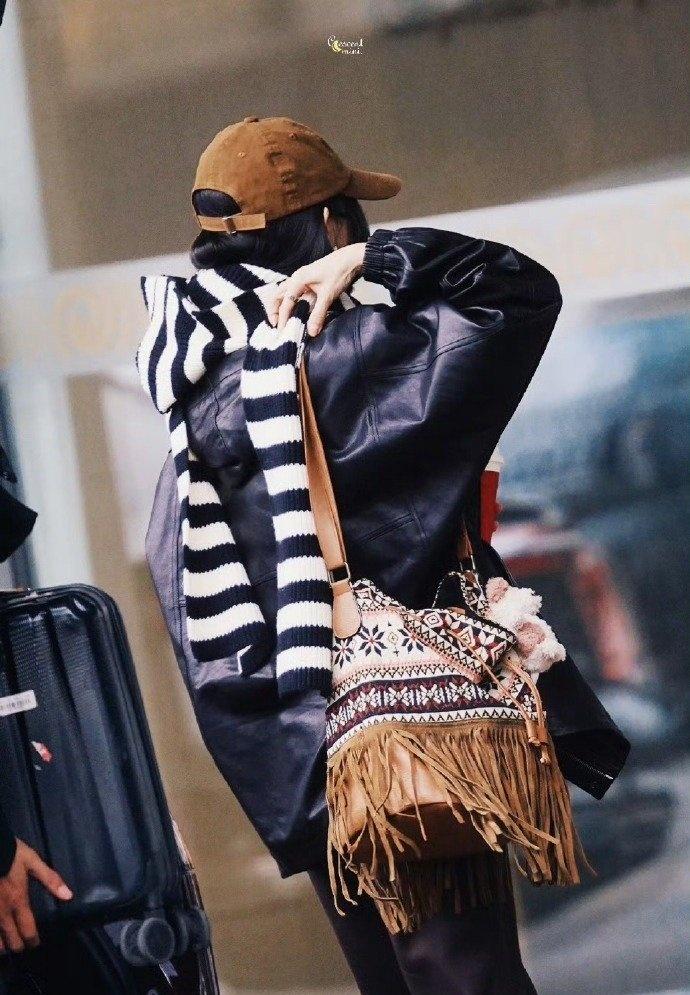 学杨幂穿搭，轻松掌握“显高显瘦”的视觉魔法