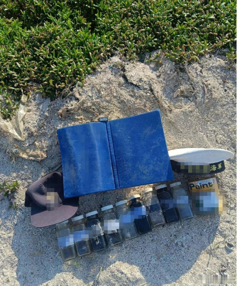 台舰长职章成乱扔垃圾物证台海军被实锤往海里乱扔垃圾，网友捡到带有舰长职章、海军手