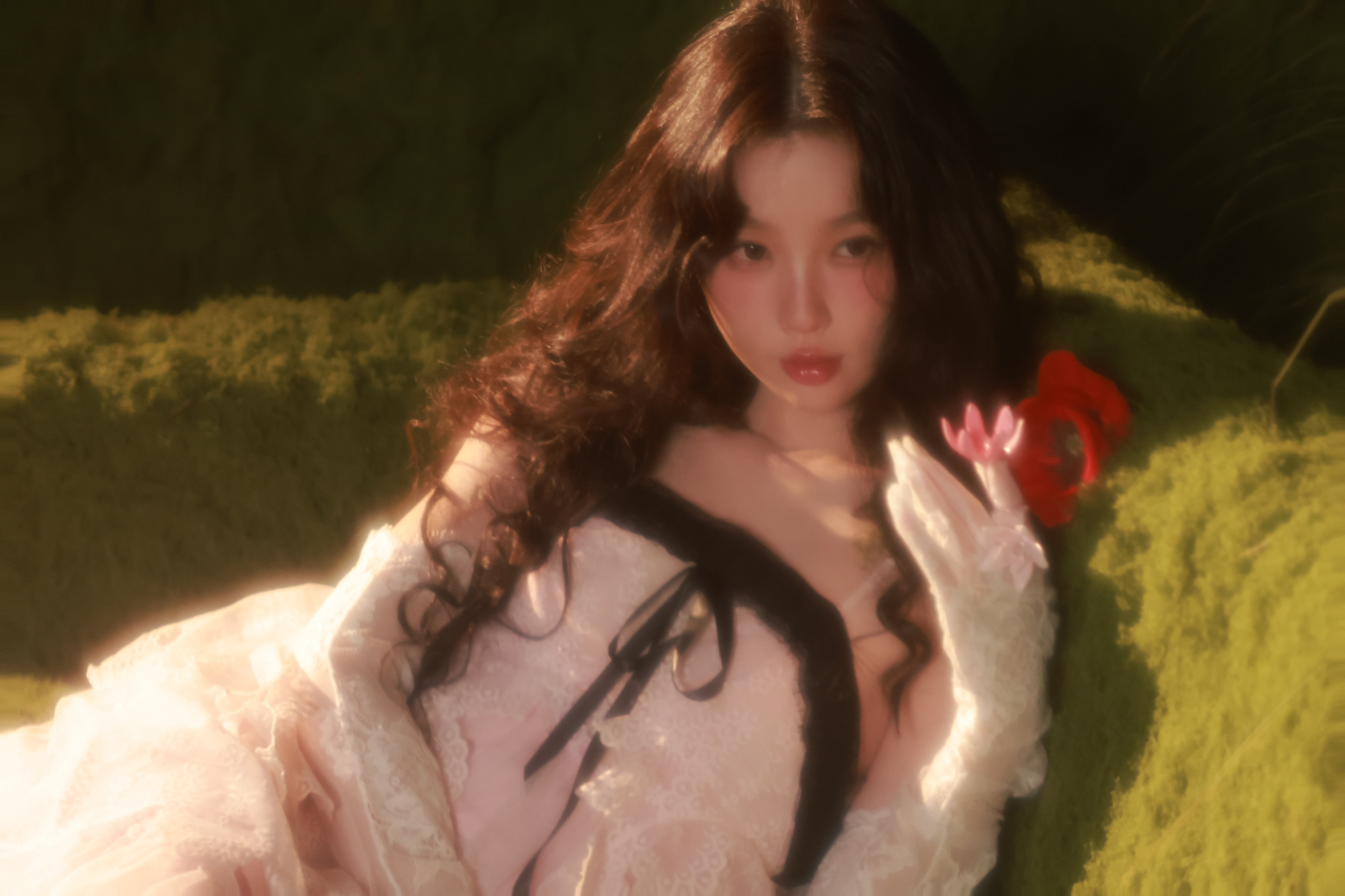 虞书欣BLOSSOM生日音乐狂欢派对拍摄花絮虞书欣简直就是洋娃娃本娃此女太漂亮了