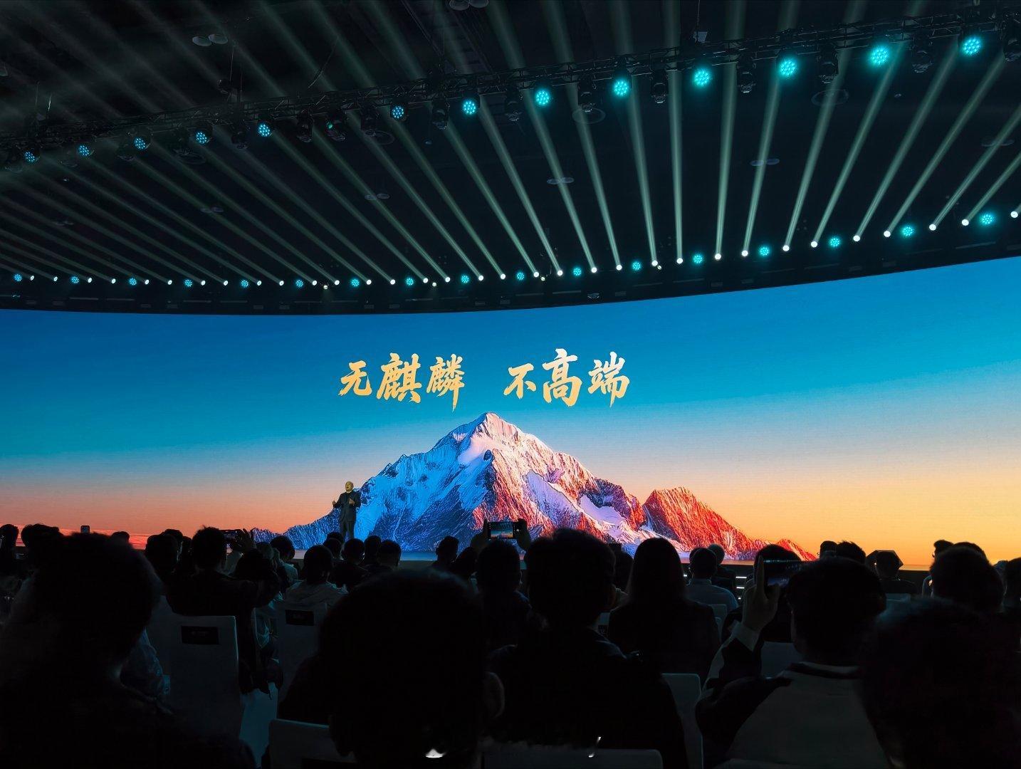 宁德时代的底气，藏在千亿级的研发投入里。十年累计超1000亿，单年超200亿的研