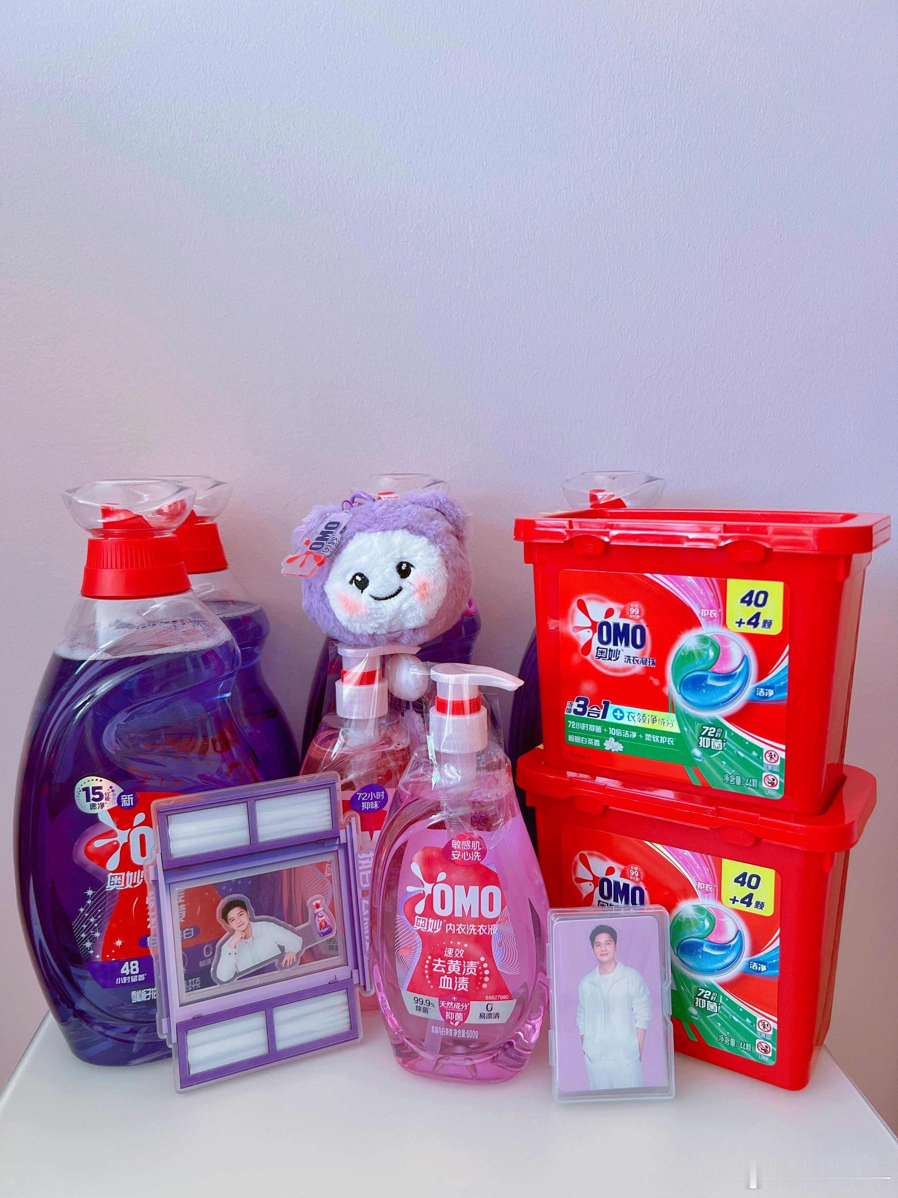 奥妙大中华区品牌代言人樊振东执白去热爱 守护有奥妙樊振东 奥妙套装的周边真可爱也