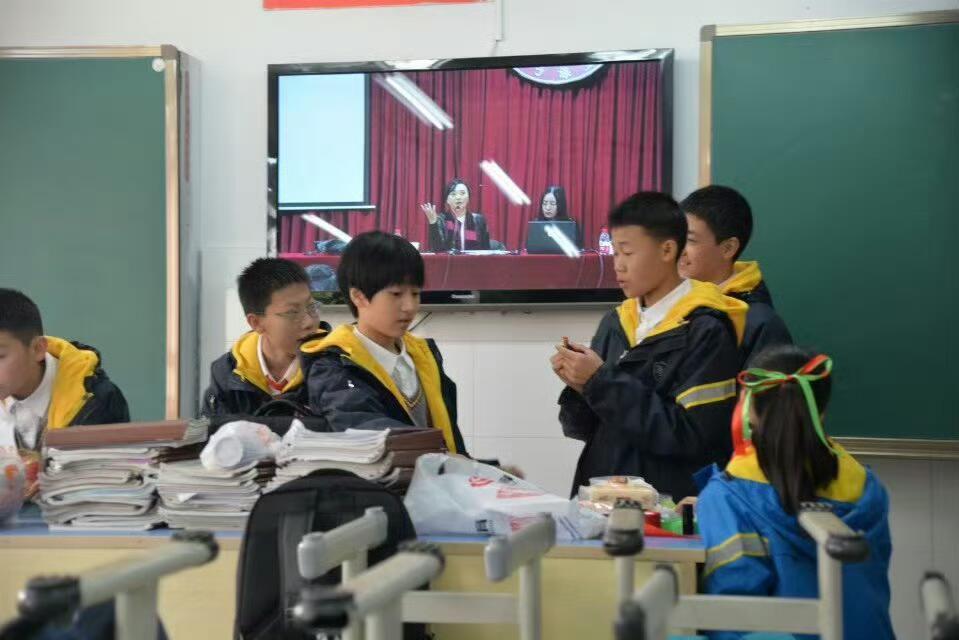 小时候的严浩翔 