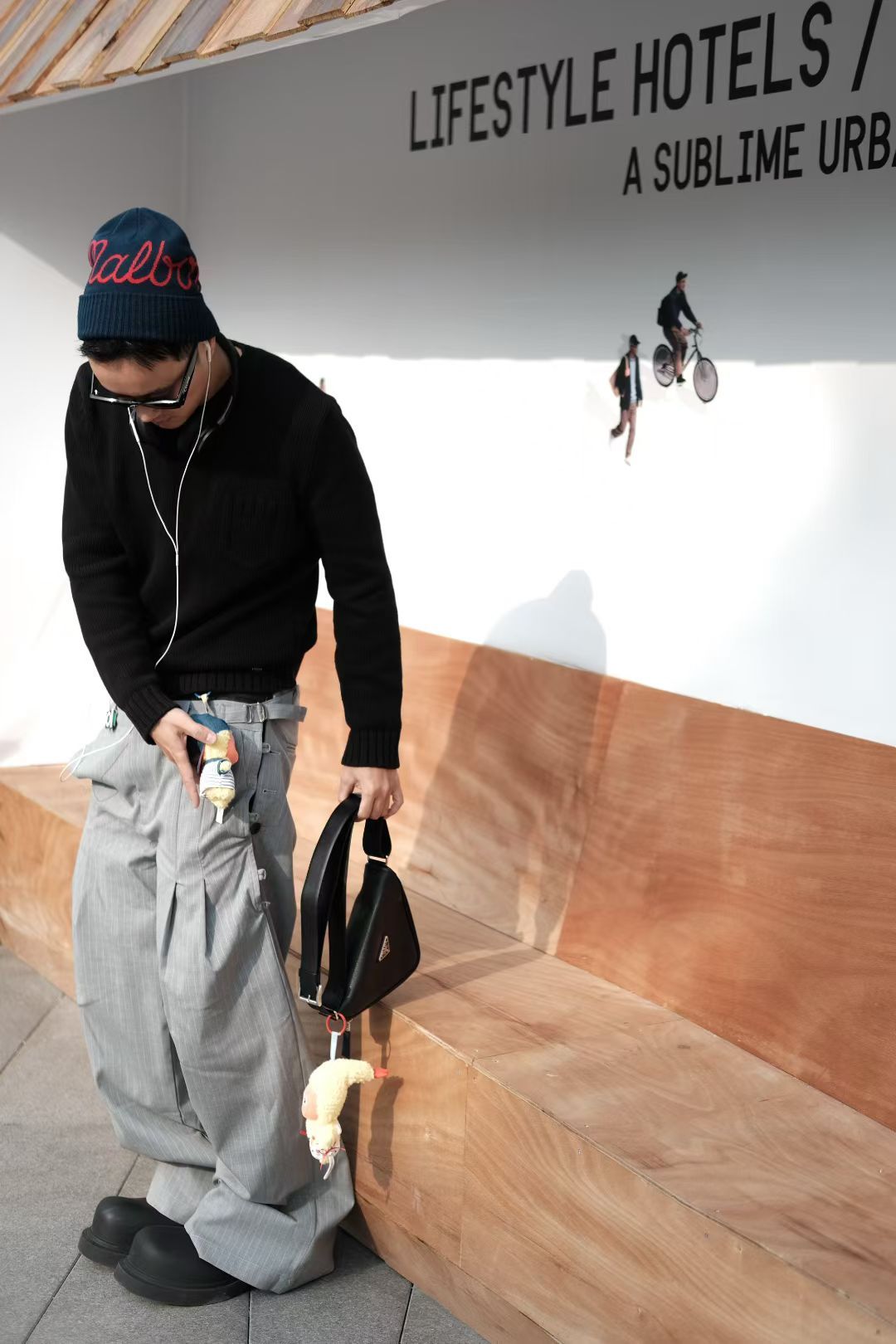 今日份ootd，快乐的一天get有线耳机穿搭爆火