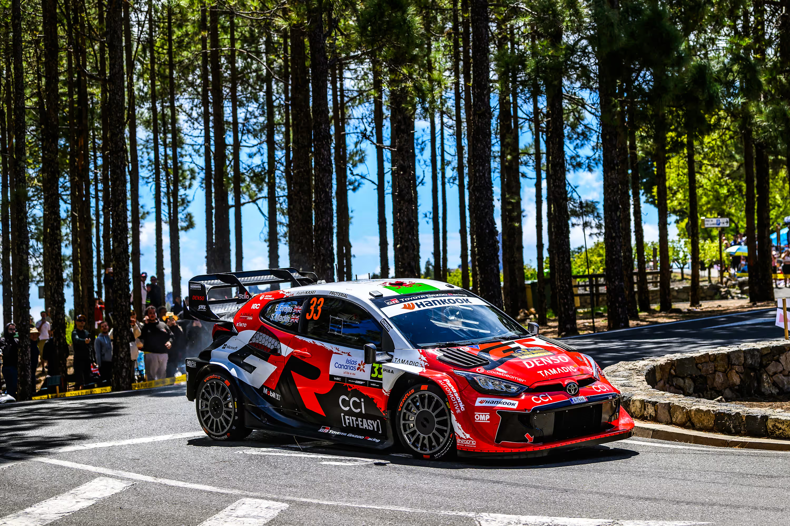 WRC西班牙加那利群岛拉力赛周六结束后的赛况⬇️【周五】塞巴斯蒂安·奥吉尔领跑周