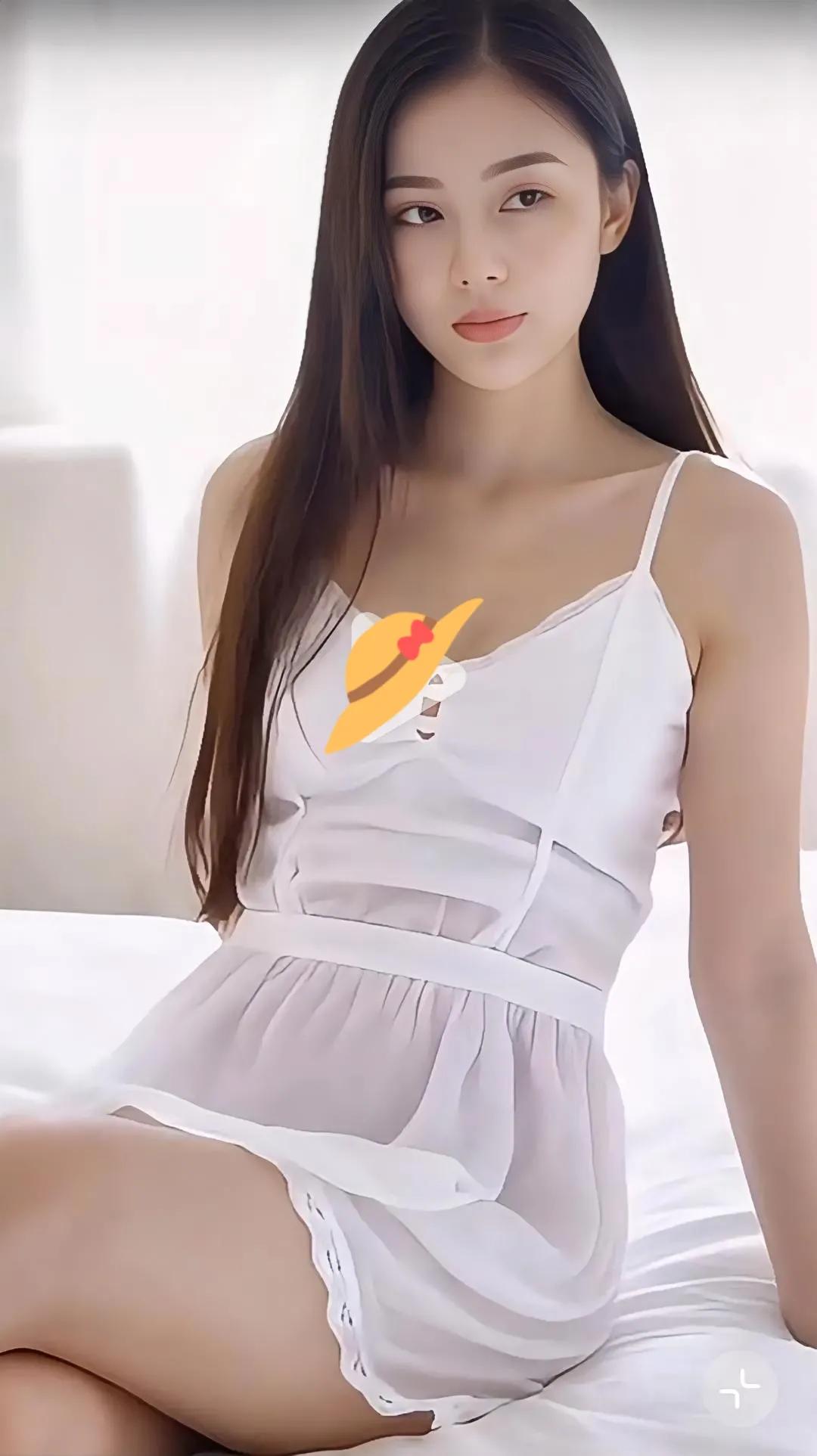 性感女神，优雅迷人。#性感魅力佳人# #迷人动人美女# #美丽性感灵动#