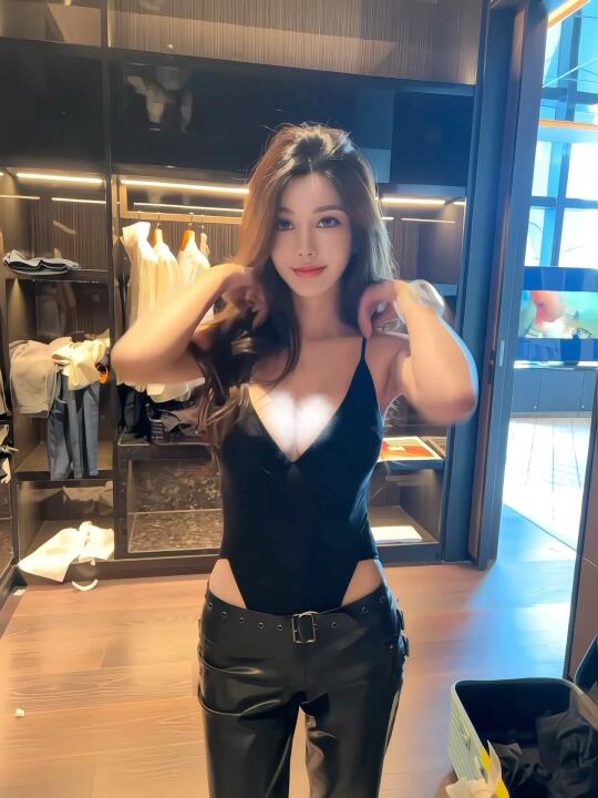 🫣左滑帮我选衣服吧~