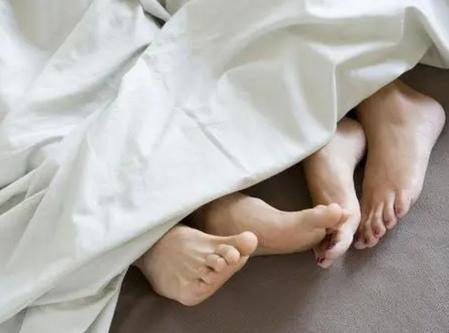 陕西西安，女子经朋友介绍认识一名男子，当天便与对方发生了关系，事后，女子发现对方