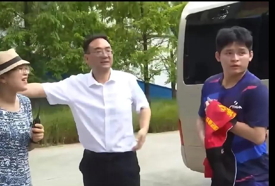 乒超第二阶段前奏！黄石俱乐部众将集结
 
黄石俱乐部乒乓战将们（林诗栋、申裕斌等
