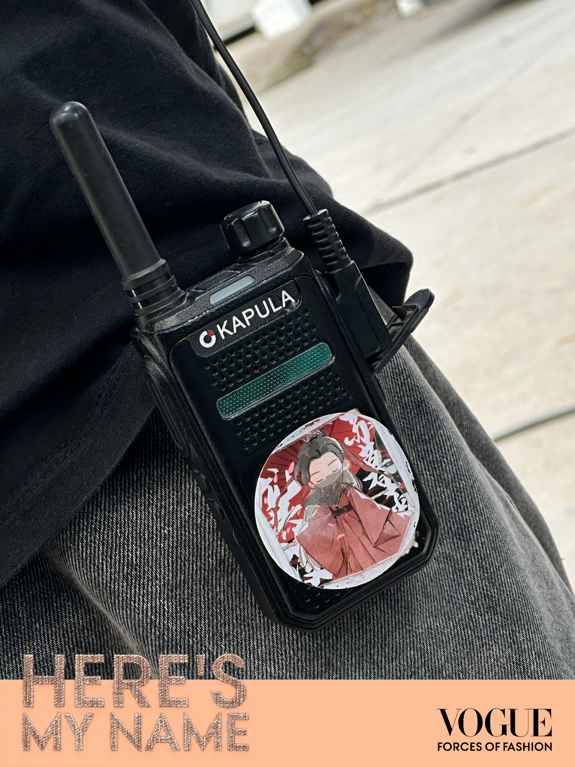 龚俊给VOGUE的官宣图是Q版红衣黑面纱那套的苏暮雨哎[憧憬]还得是你们俊粉有福