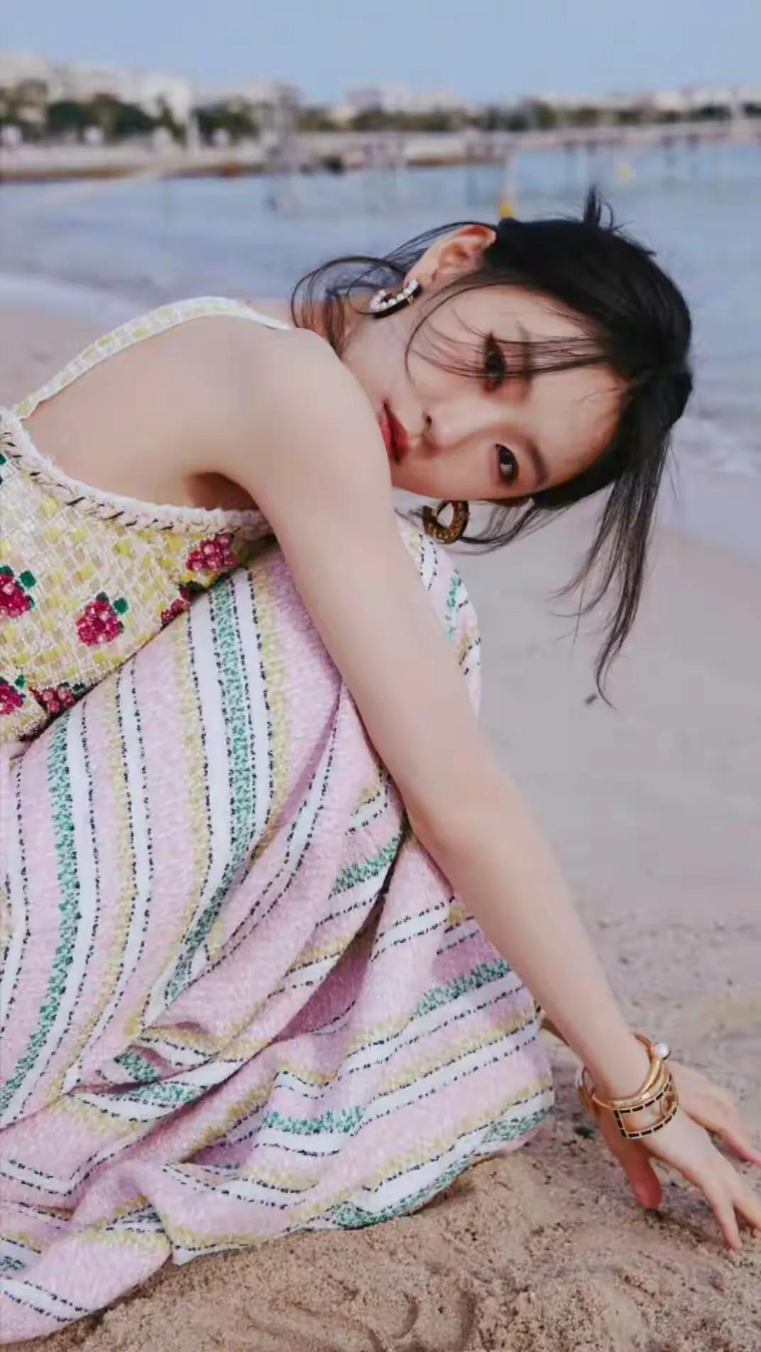 女神的连衣裙，优雅迷人