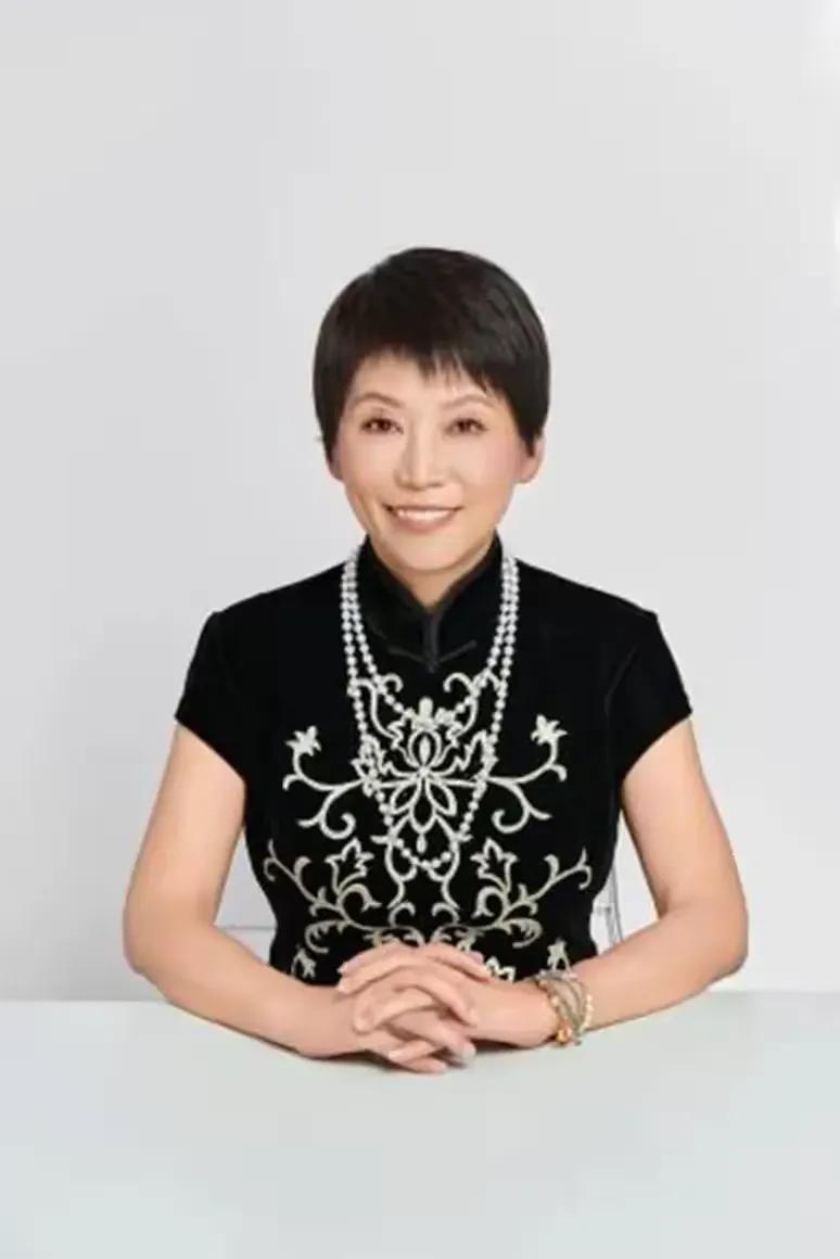 中医名家曲黎敏说：“人这一辈子受的困扰中，70%是情的问题，30%是事的困扰。人