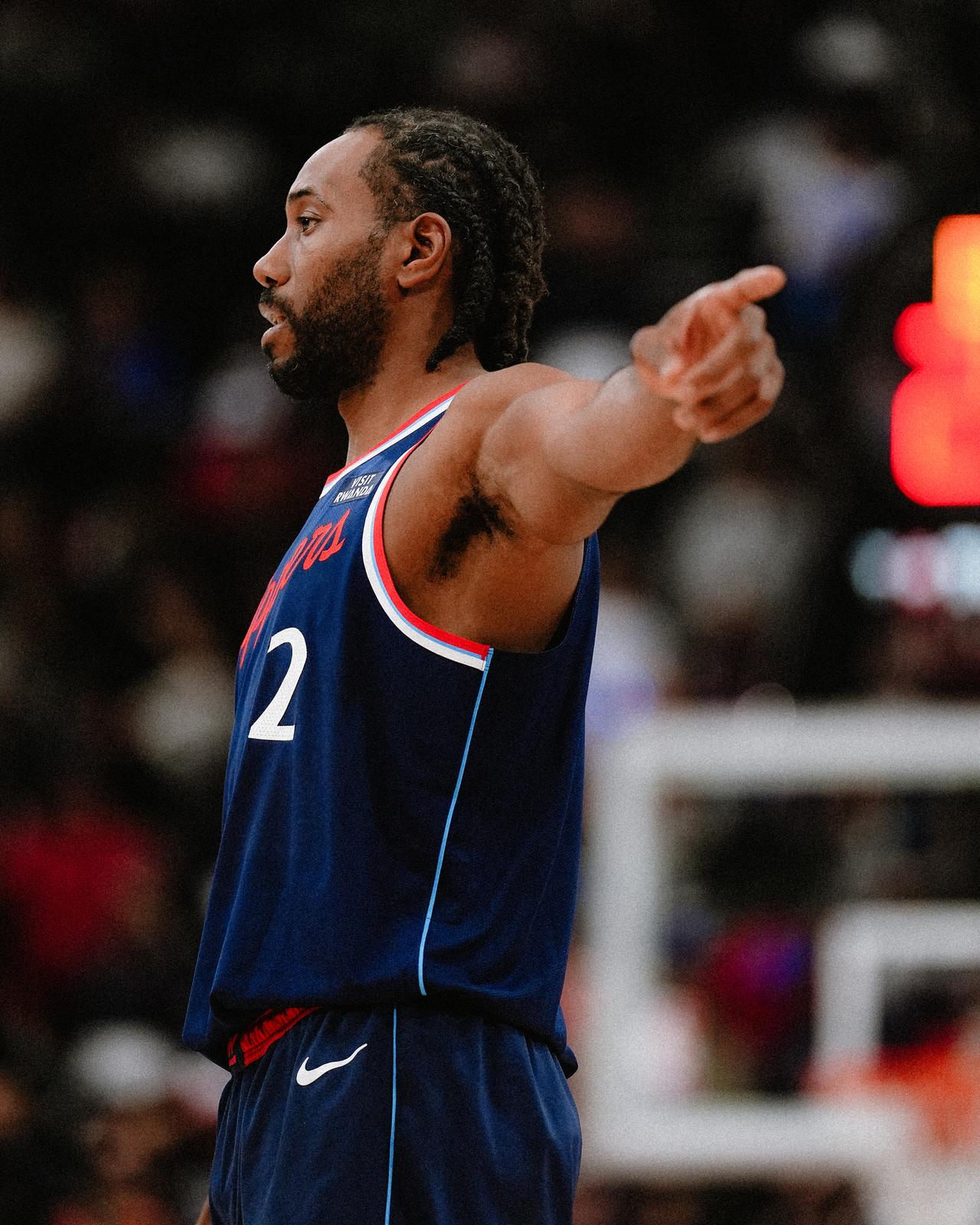 看完火箭的比赛我就去看快船了，只是没想到雄鹿居然这么菜，比赛这么快就没悬念了，半