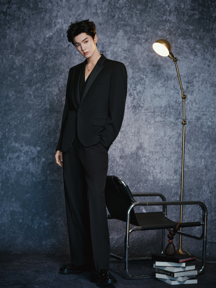男装周  陈哲远受邀出席 2027 春夏巴黎男装周 Saint Laurent 