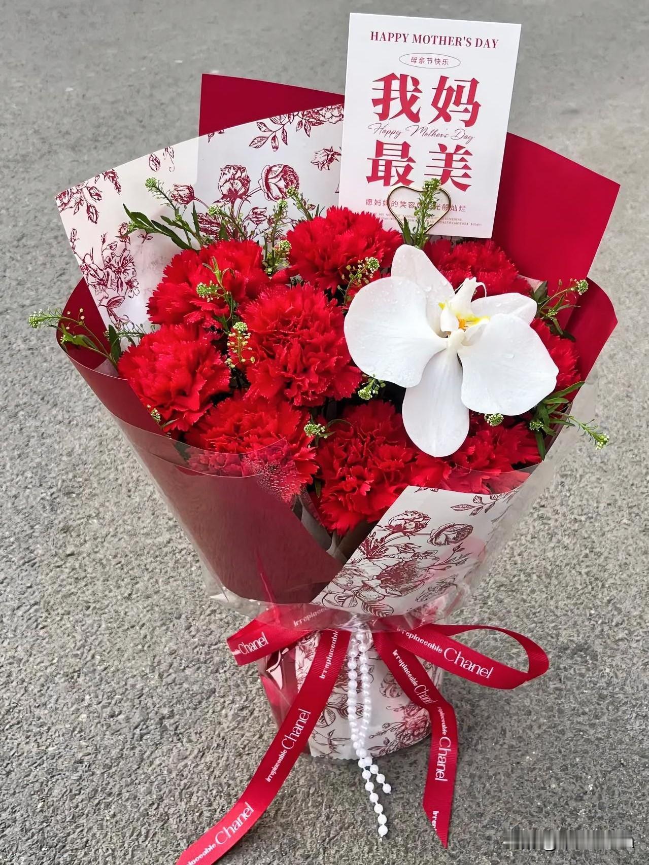 母亲节到了，孩子们想着给我买这买那。实际上，我什么都不想要，吃穿用度我都不缺。我