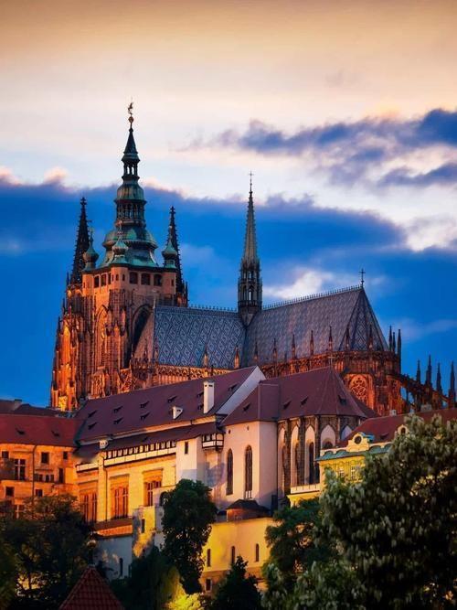 关于“西方能否主导俄乌和平进程”这个话题，以下是一些分析角度和观点，供你参考或展