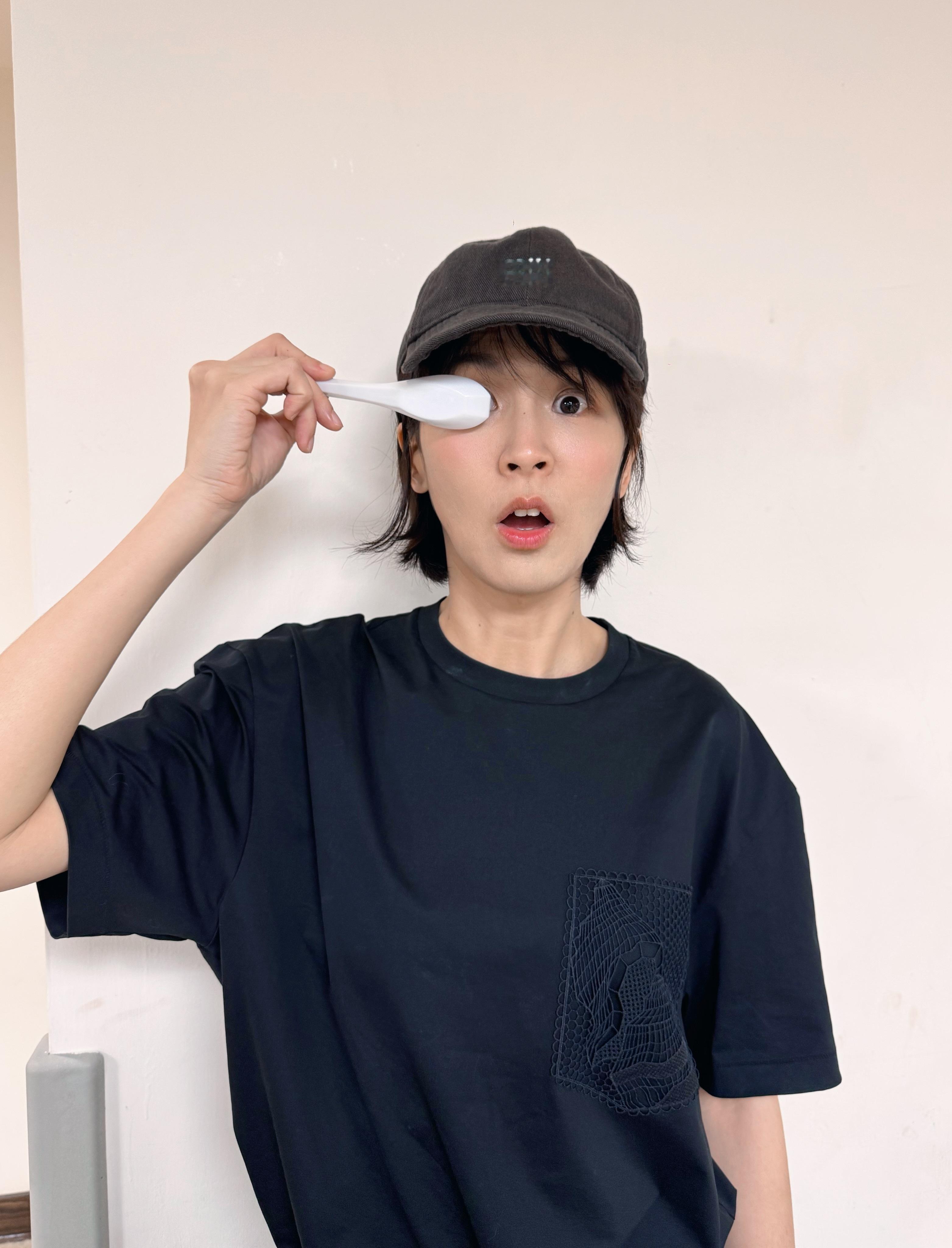 在脆上刷到这么萌的一张曾沛慈！曾沛慈