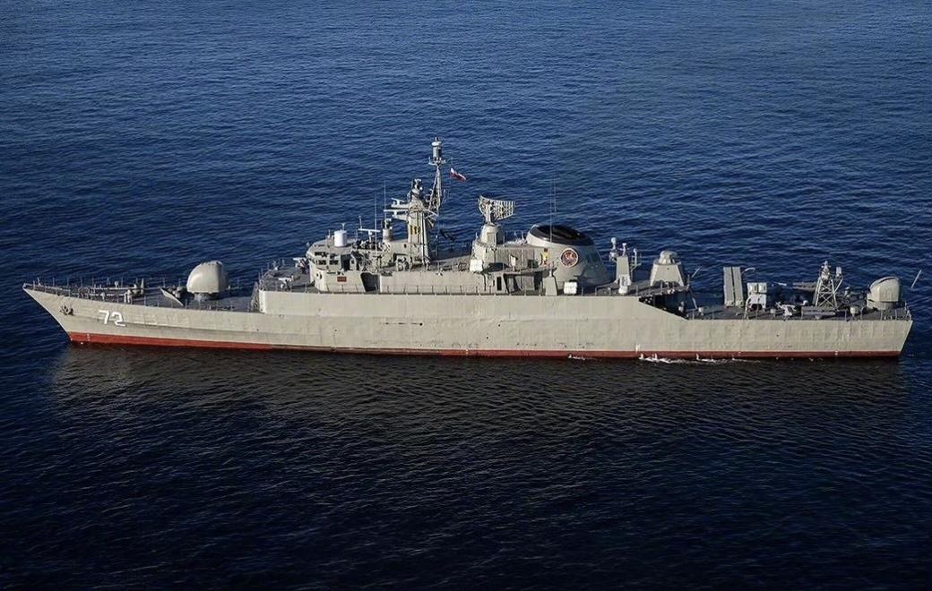 确认！伊朗海军护卫舰被摧毁！
卫星图像显示
阿尔万德级护卫舰中的一艘
这是英国于