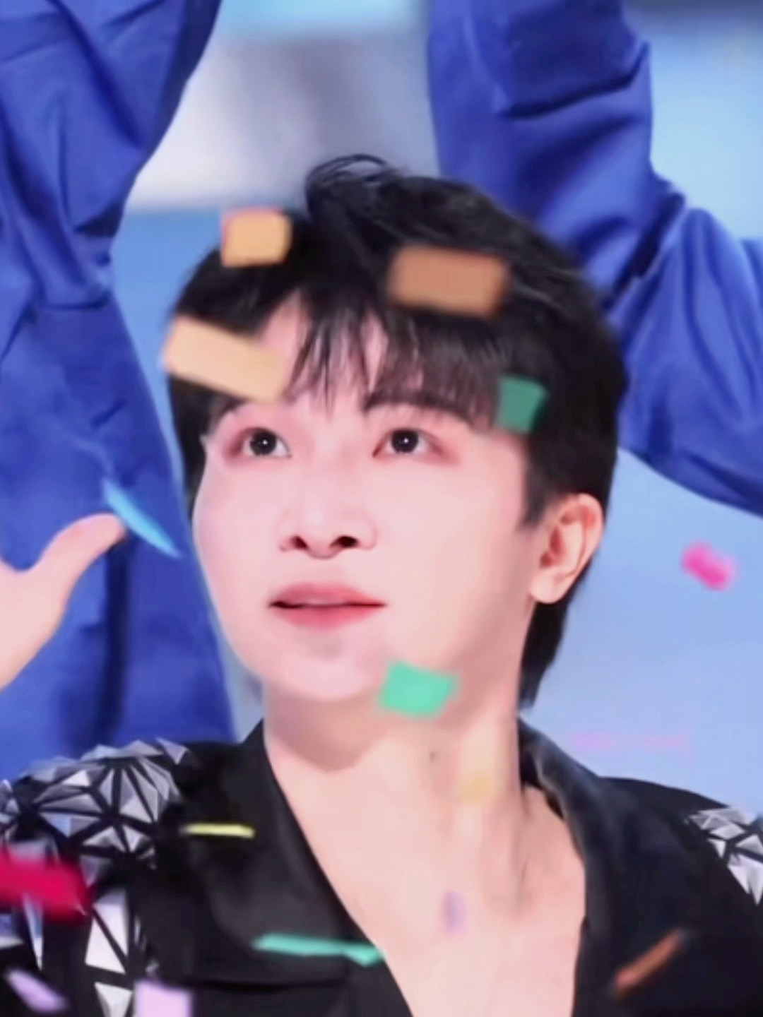 周深[超话] 你咋这么可爱捏小宝宝🤏 ​​​