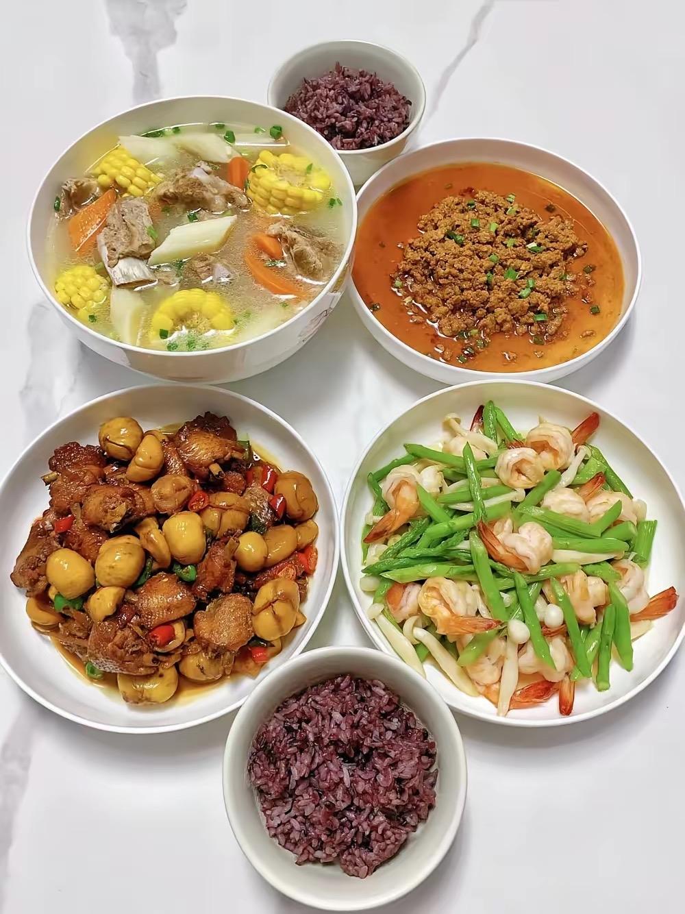 我真是服了，现在这么多人都不吃晚饭了！
​我侄女，28岁，为了减肥，三个月没吃晚