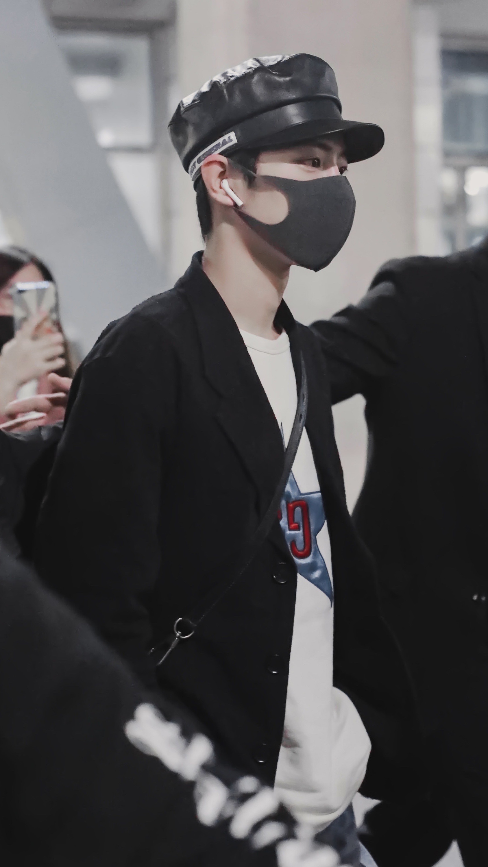 肖战十日终焉灰瞳十日为限，战至天光。超级巨无霸期待！已经迫不及待想看了！肖战十日