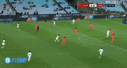 中国男足新星王钰栋真是太拼了！在今天进行的中国男足和库拉索男足的热身赛中，当时比