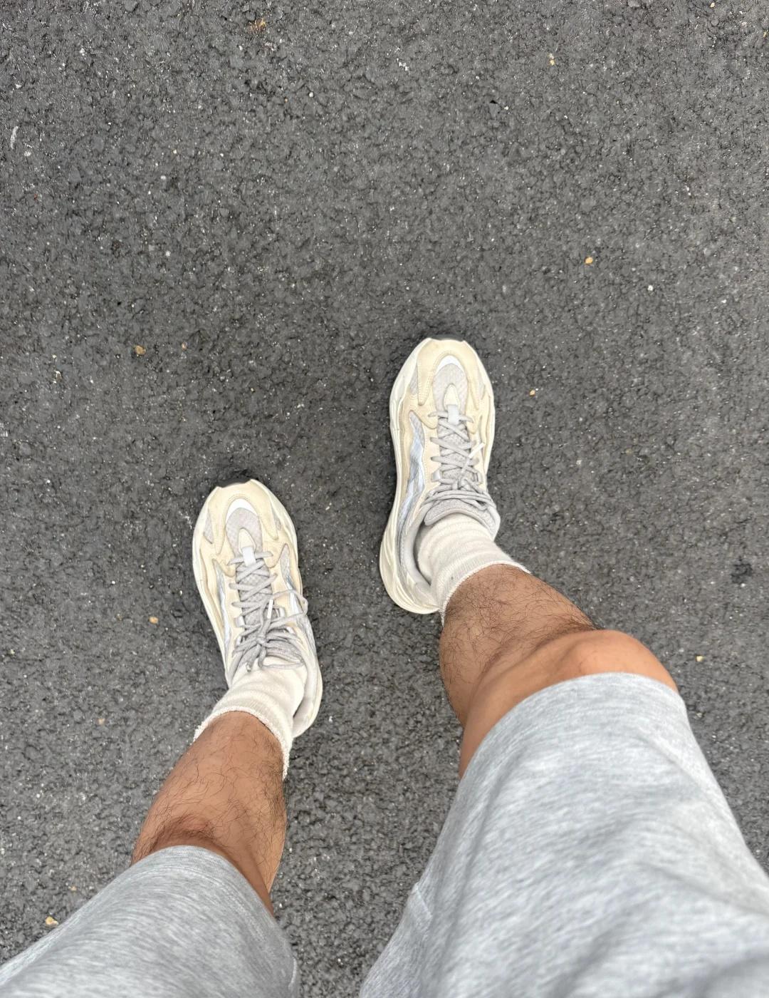 夏天穿什么yeezy
yeezy袜配yeezy鞋
yeezy 侃爷 ye