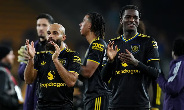 天空体育艾登海文今天首次与英格兰一线队一起训练。身为英格兰U20成员的海文是至少