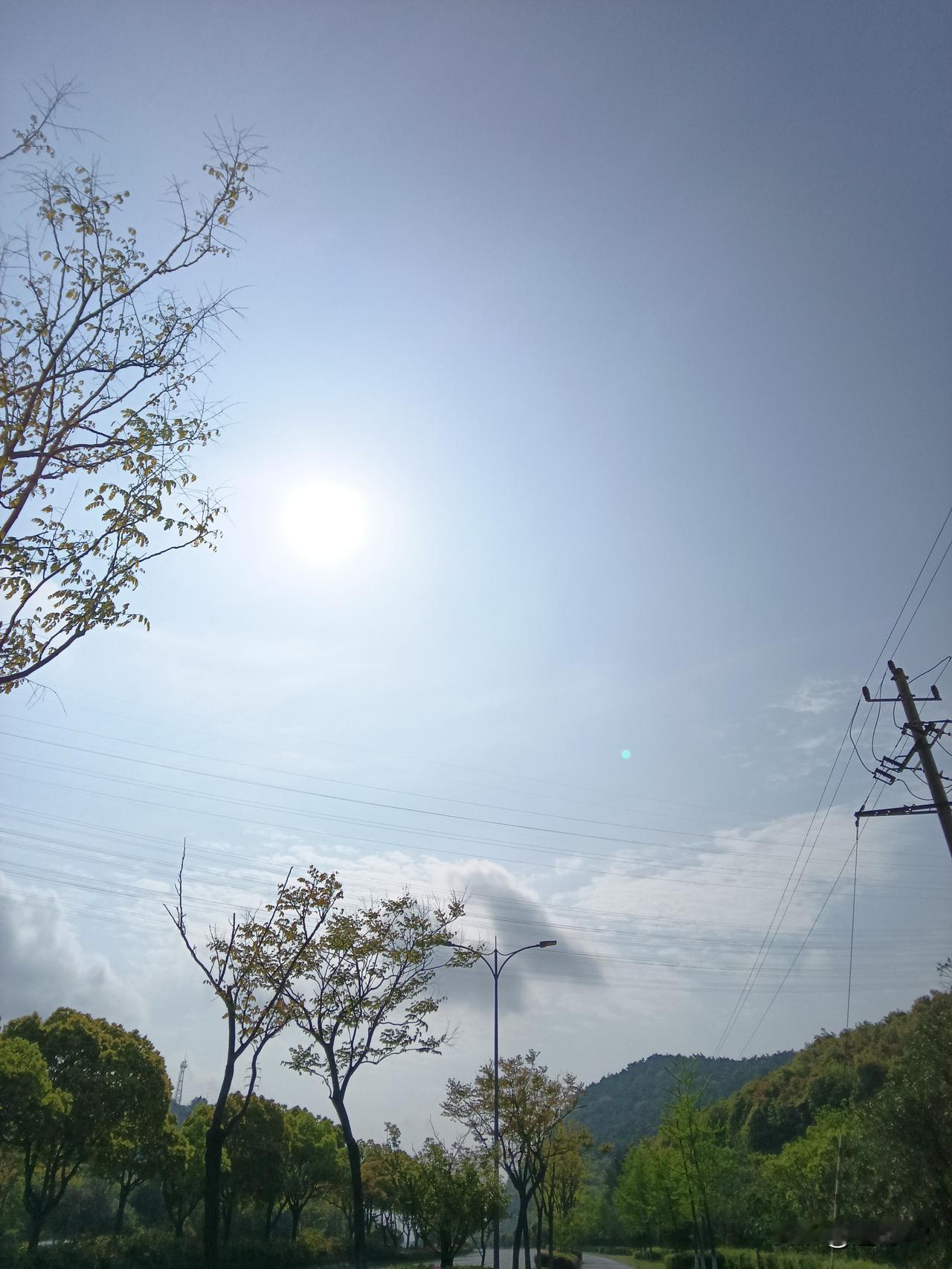 在今日的欧协联杯赛里，英国球队水晶宫以3:1击败了来自乌克兰的顿涅茨克矿工队，顿