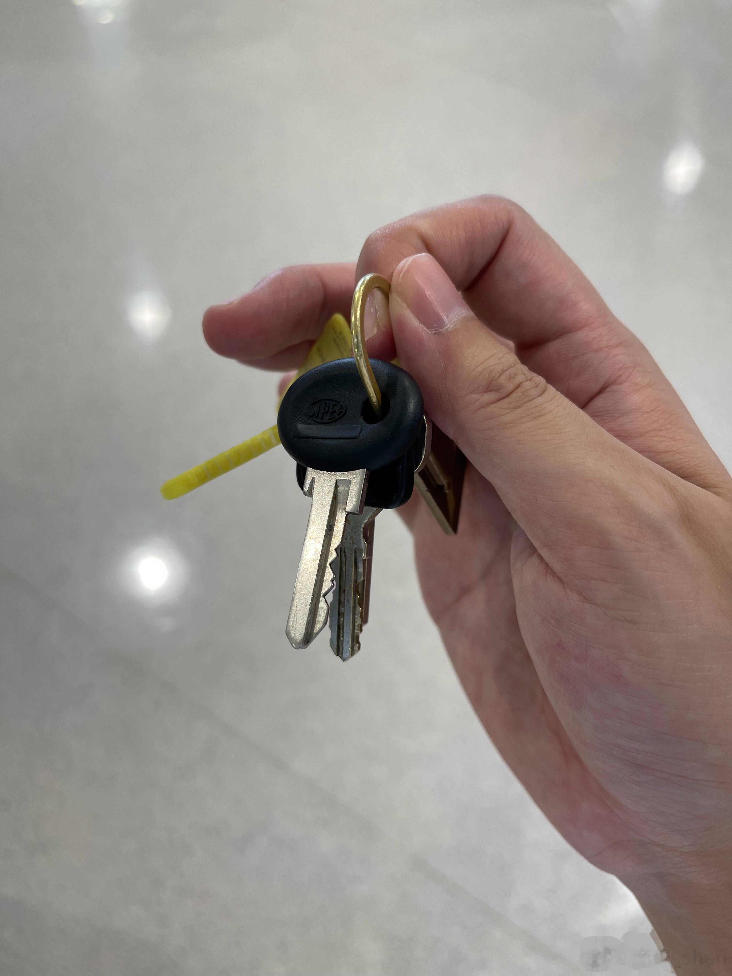 #shen车视界# 猜猜是什么车的钥匙？  ​​​