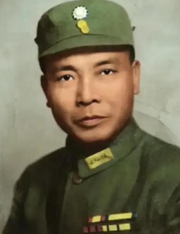 1949年，汤恩伯仓皇逃往台湾，身边娇妻儿女一个不落全带上了船，唯独把给他掏嫁妆