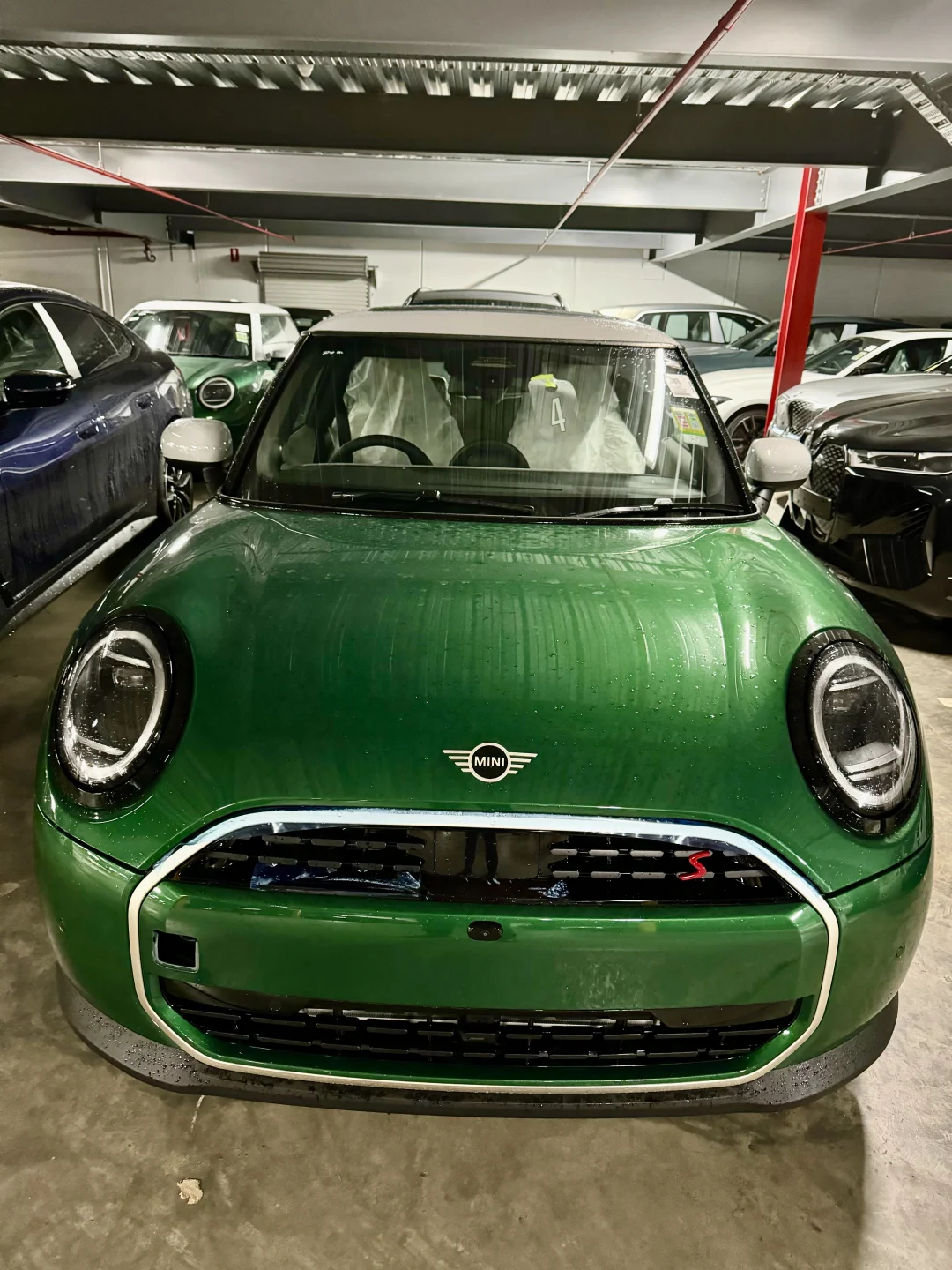 新款mini cooper S, 屁股设计又是一言难尽