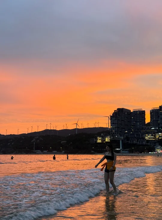 我们会在某个时刻跨过这片海到达同一个彼岸