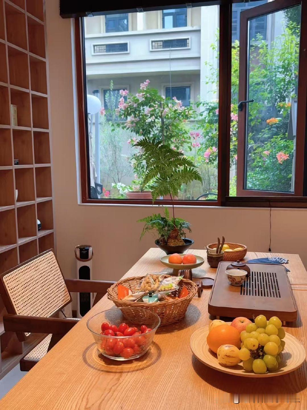 佛山楼市还在阴跌。
佛山楼市在过去的13个月里面，是有跌的多，也有跌的少。
佛山