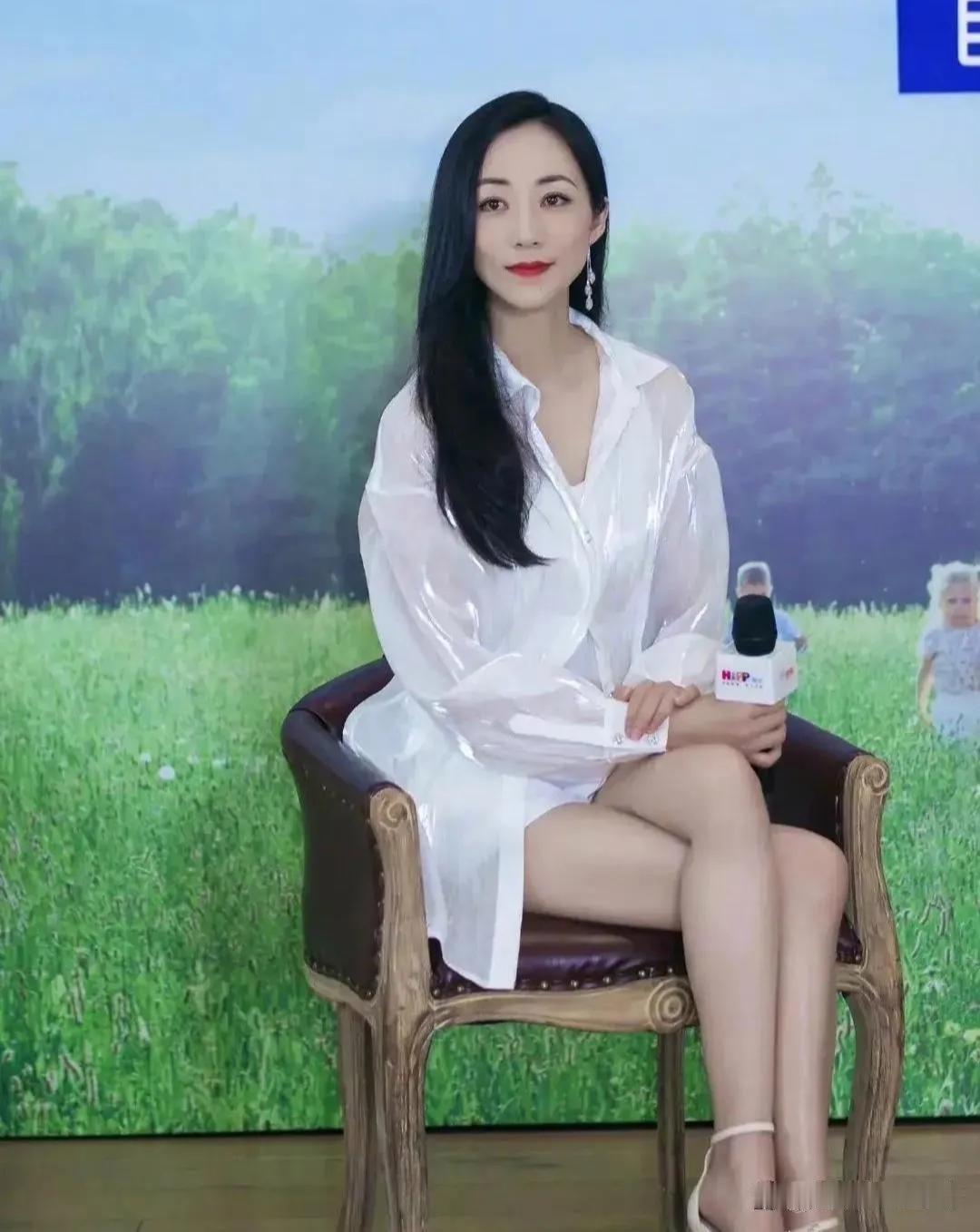 40岁的韩雪依旧美丽动人。