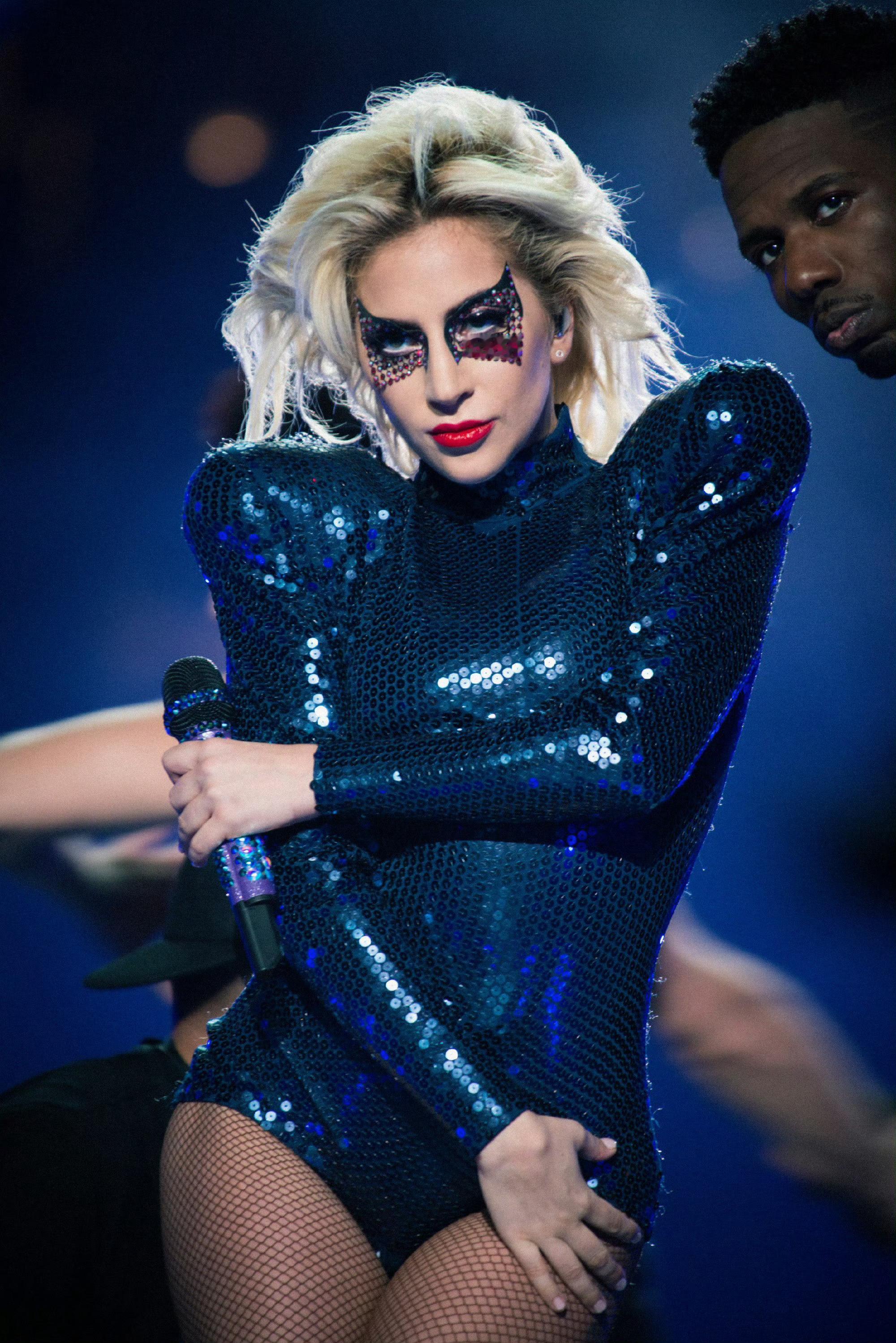 Lady Gaga 2017 2020 2024三次亮相超级碗都是选择同一款妆容