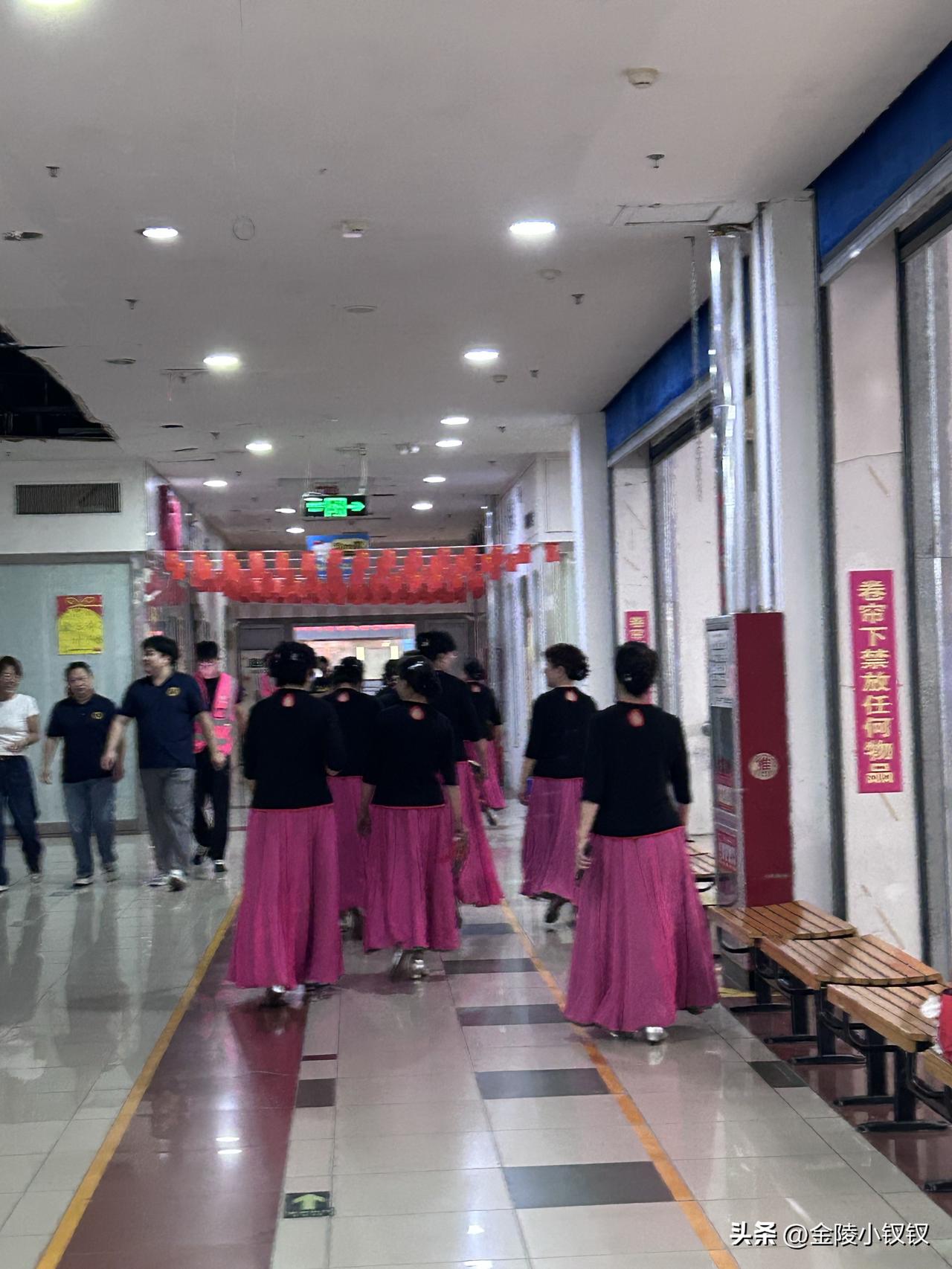 人一定要活出精气神来！

昨天去参加首届济南市中老年舞蹈大赛，对于我这个菜鸟而言