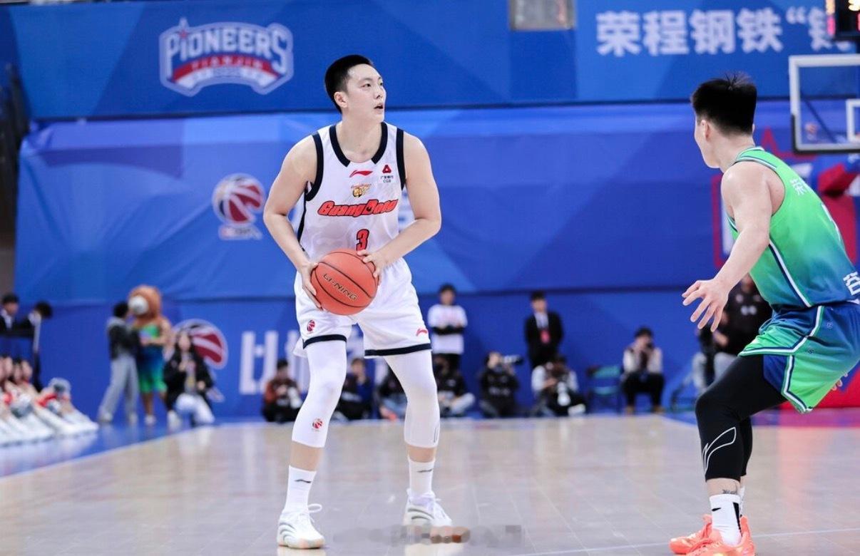 胡明轩北控男篮VS广东男篮 【2025-2026赛季CBA联赛常规赛第10轮】?