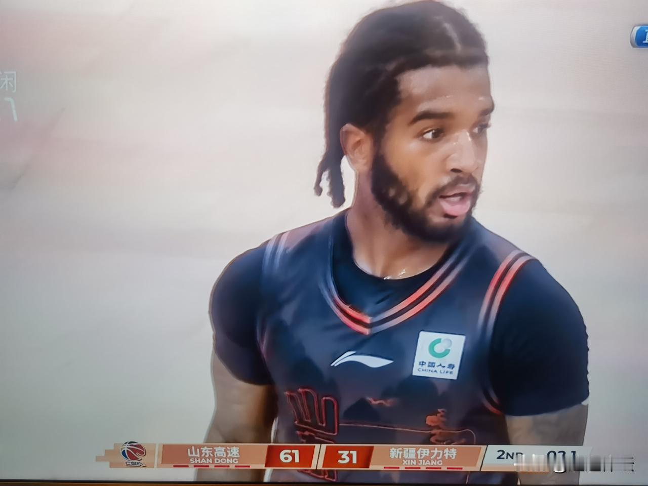 李炎哲在新疆伊力特彻底被荒废了！61：31，你能想到山东高速男篮对阵新疆伊力特能