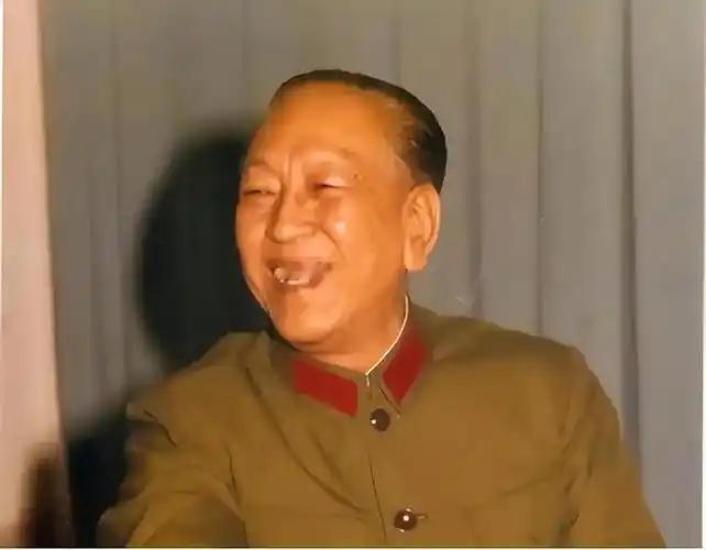 这就是法国人的嘴脸！1987年，时任军委副主席的杨尚昆访问法国 ，谁知，他的专机