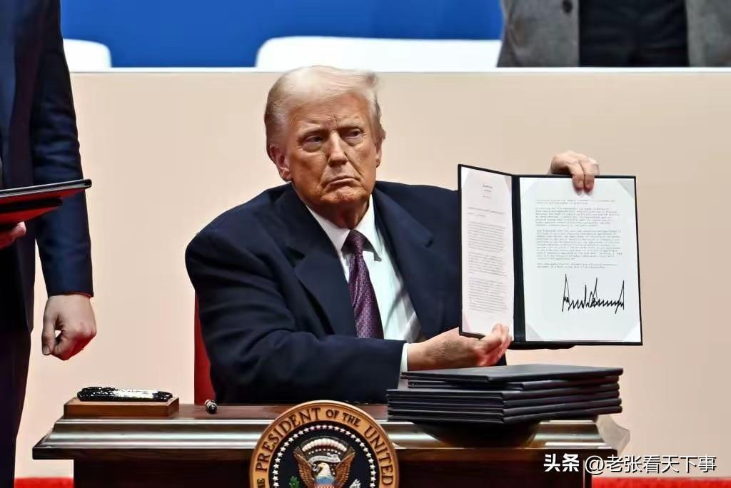 《纽约时报》都在说，特朗普这是在把二战后搭起来的盟友体系往散了拆。就说对华贸易战