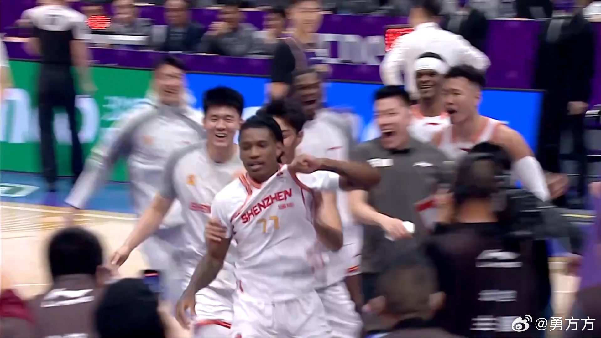 北控男篮vs深圳男篮 里勒45分，史密斯36分，一个准绝杀，一个绝杀，这是不是就