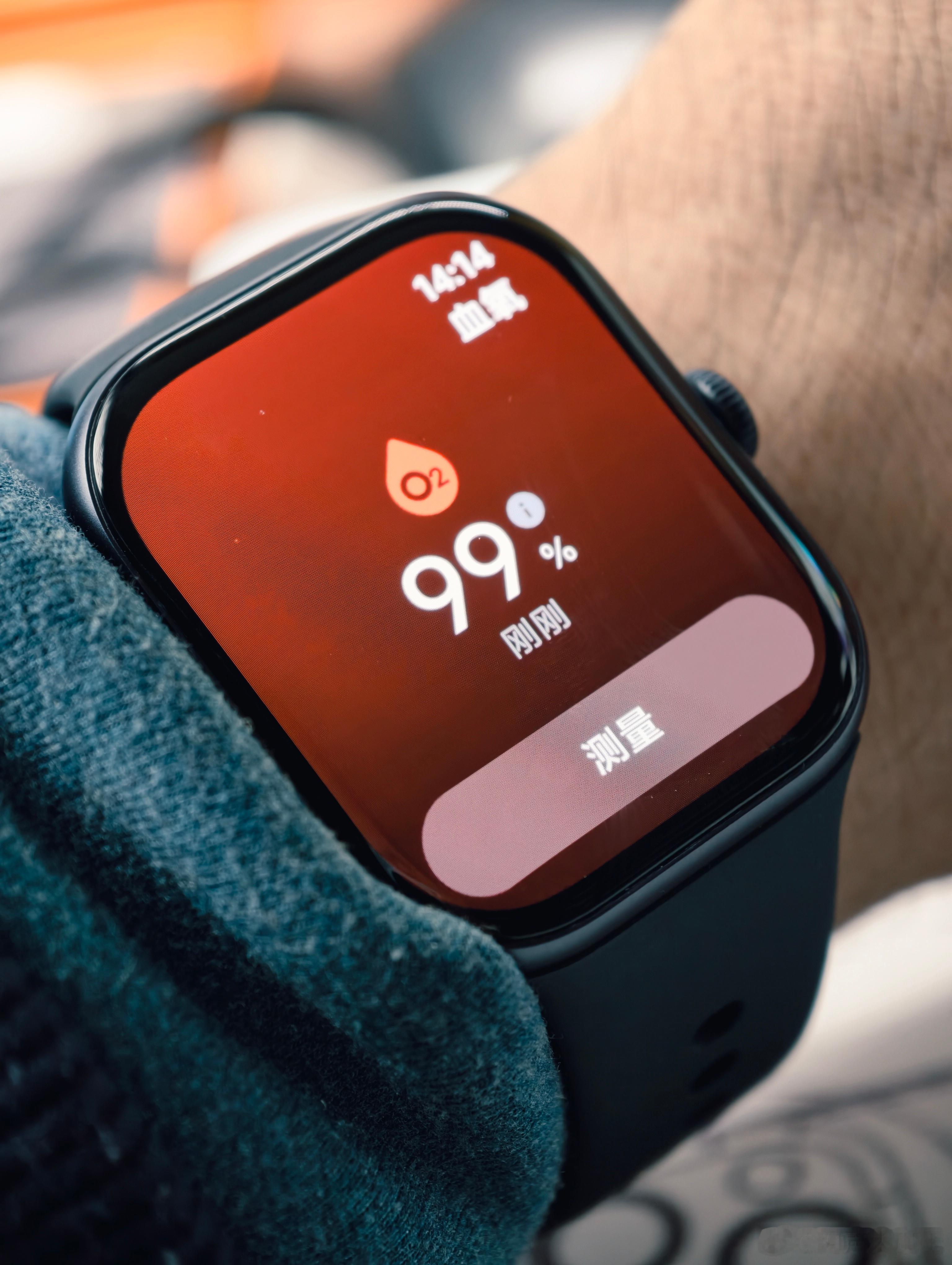 iQOO WATCH GT 2 当智能手表能精准卡准游戏复活秒数，又能在晨跑时实