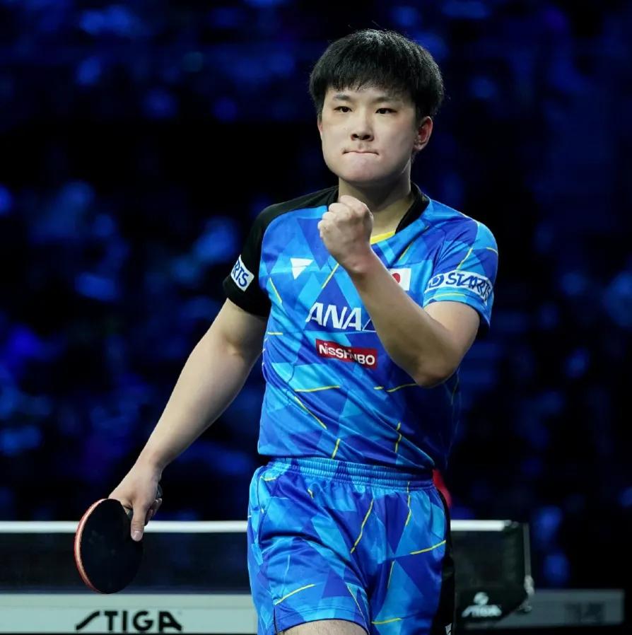张本智和跌出前十，林诗栋超越！
#国际乒联2023年第47周世界排名#男单：

